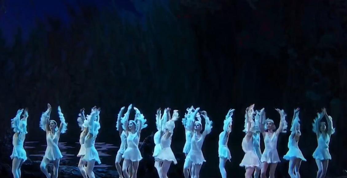 Показ стартовал в 70 городах страны в рамках проекта, слоган которого «Театр становится ближе и доступнее»