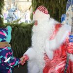 Дед Мороз принял гостей в резиденции в Городском парке