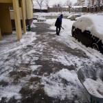 В городе завершается очистка придомовых территорий от снега