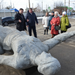 Михаил Исаев осмотрел прежний памятник лётчице Марине Расковой