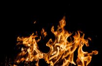 fire-flames-black-background_158595-4100