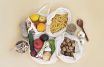 food-arrangement-in-reusable-bag