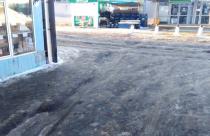 Жители Саратова продолжают жаловаться на неубранные от снега и льда тротуары