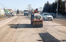 С начала года дефекты на саратовских дорогах устранили более чем на 42 тыс. квадратных метров 