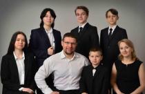 Многодетная семья из Саратова отмечена медалью ордена «Родительская слава»