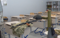 Саратовские военнослужащие передали школьникам гильзы, элементы снарядов и техники, которая стоит на вооружении ВСУ