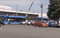 Почти 3 недели жители Саратова ждали открытия троллейбусного маршрута №15: его закрывали на время работ компании Т Плюс на улице Чернышевского