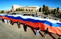 Также по центральным улицам города прошел автопробег