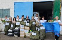 Лоскуток к лоскутку: в социозащитных учреждениях продолжают плести маскировочные сети для фронта