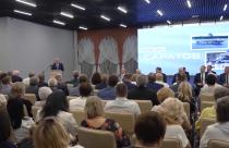 Закрыть многолетнюю очередь и выйти на предоставление жилья год в год детям-сиротам — такую задачу поставил Председатель Госдумы Вячеслав Володин