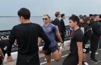 Ранним утром на Набережной Космонавтов от главного корпуса СГЮА стартовал массовый легкоатлетический патриотический забег
