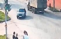 Сегодня в Энгельсском районном суде избрали меру пресечения водителю, по вине которого погибла 15-летняя девочка, а также еще двое пострадали