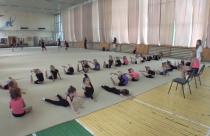 В их числе — стадион «Локомотив», где тренируются юные гимнастки
