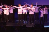 Во время проведения мероприятия люди с ограниченными возможностями здоровья заводят новые знакомства и громко заявляют о своем таланте