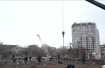 Подрядчик приступил к бетонной заливке пролетов, параллельно на других участках продолжается устройство песчаного основания и армирование плит