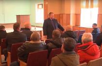 Там он встретился с теми, от кого зависит чистота города и удобство общественного транспорта