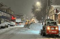 По вопросам транспортного обслуживания можно обратиться по телефону горячей линии: 8 (8452) 240-240