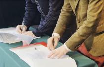 Договор о творческом сотрудничестве и аншлаговая премьера