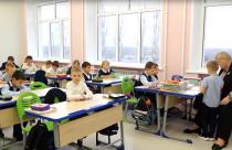 Учителя сельских школ – в размере 10 тысяч рублей; воспитатели сельских детских садов – в размере 5 тысяч рублей