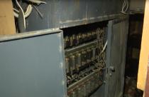 Жители дома № 130 по улице Чернышевского рискуют остаться без электричества надолго – последний кабель перестал работать