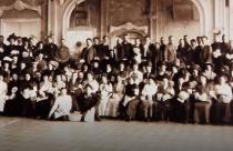 В программе юбилейных торжеств – праздничные концерты и церемония награждения, тематические базы и этнофольклорные вечеринки