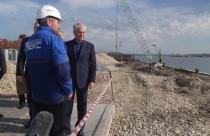 Во время рабочей поездки Вячеслав Володин ознакомился с ходом реализации заключительного этапа строительства саратовской набережной