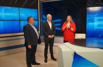 Показала работу телецентра изнутри руководитель информационной службы ГТРК «Саратов» Татьяна Кудасова