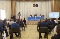 Такие мероприятия проводятся ежегодно и представители общественности принимают отчет профильных комитетов администрации муниципалитета