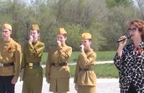 На площадке парка объединились ветераны, очевидцы тех страшных времен и новое поколение, которое чтит память и помнит о подвиге предков