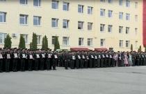В акции приняли участие представители органов государственной власти региона, курсанты военных институтов, студенты саратовских вузов и даже школьники