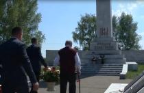 У мемориального комплекса, увековечившего подвиг военных автомобилистов, состоялась церемония возложения цветов