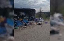 В социальных сетях десятки жалоб на несвоевременный вывоз мусора, обращения от жителей поступают и в нашу редакцию