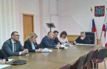 В Пугачевском районе планируют построить ледовую арену и ФОК, в Калининске – новый плавательный бассейн