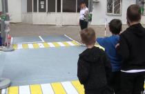 Теперь у юных пешеходов и будущих водителей региона есть мобильный автогородок по правилам дорожного движения — это «город в миниатюре»