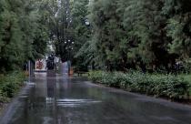 Последняя пятница июня началась для всех жителей региона с ветровок и зонтов
