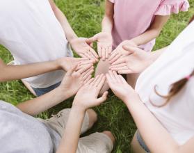 руки дети фото: freepik.com