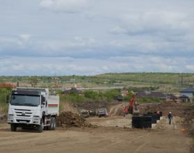 Продолжается строительство новой дороги, которая напрямую соединит поселки Расково и Солнечный-2