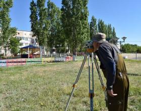 В поселке Михайловский по федеральному проекту благоустраивают зону отдыха с фонтаном