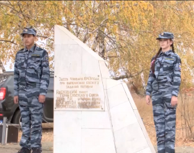 В честь памятной даты для всей Саратовской области на месте гибели экипажа прошел митинг с участием школьников