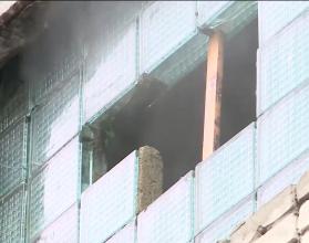 Он уже два месяца окутан паром из-за лопнувшей трубы в подвале