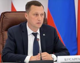 Роман Бусаргин отметил, что в крупных городах остается много нерешенных вопросов, связанных с обеспечением новых микрорайонов социальной инфраструктурой