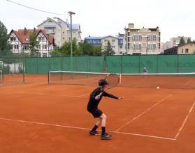 Борьба на кортах прошла сразу в трех разрядах