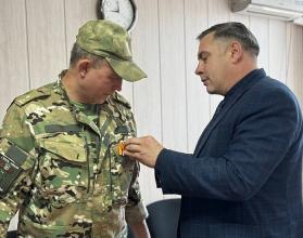 Работника локомотивного депо наградили за участие в СВО 