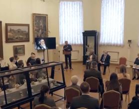 Музей был торжественно открыт 29 июня 1885 года стараниями внука Александра Радищева, художника-мариниста Алексея Боголюбова
