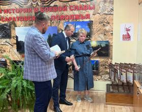 Школьники поделились результатами своего участия в поисковых экспедициях и краеведческих исследованиях, подчеркнув важность сохранения памяти о героизме защитников Отечества