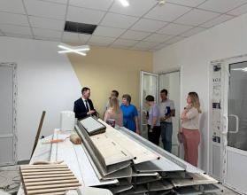 На выделенные 15 миллионов рублей будет закуплено современное оборудование и мебель, что является обязательным условием для создания современной модельной библиотеки