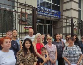 Саратовцы просят следователей проверить граждан, мешающих благоустройству сквера