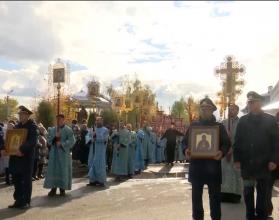 Традиционно в Энгельсе к этому дню подготавливают обширную программу мероприятий с торжественным богослужением и крестным ходом
