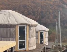 Во время визита Максим Сергеевич особое внимание уделил соблюдению требований безопасности и наличию разрешения Ростехнадзора на эксплуатацию подъемников