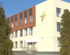 Во время поездки в Саратов он посетил два микрорайона – Авиатор и Звезду, где в общей сложности проживают около 17 тысяч человек и за последнее время появилось 50 новых домов